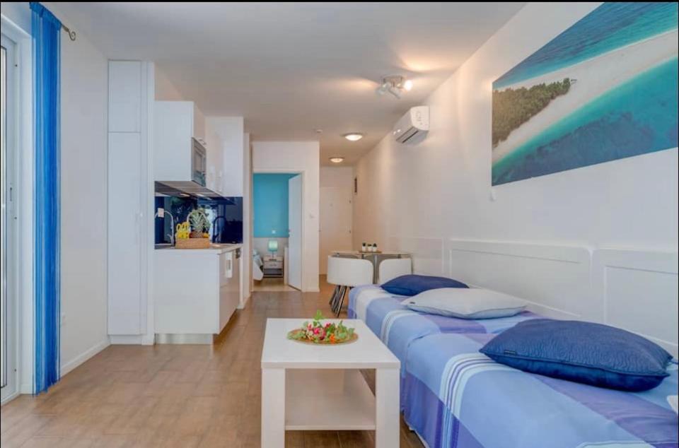 Apartment Promenade Zlatni Rat Бол Екстер'єр фото