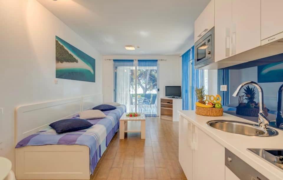 Apartment Promenade Zlatni Rat Бол Екстер'єр фото