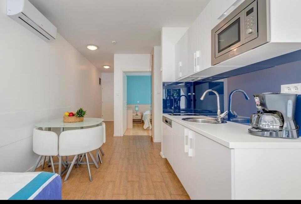 Apartment Promenade Zlatni Rat Бол Екстер'єр фото