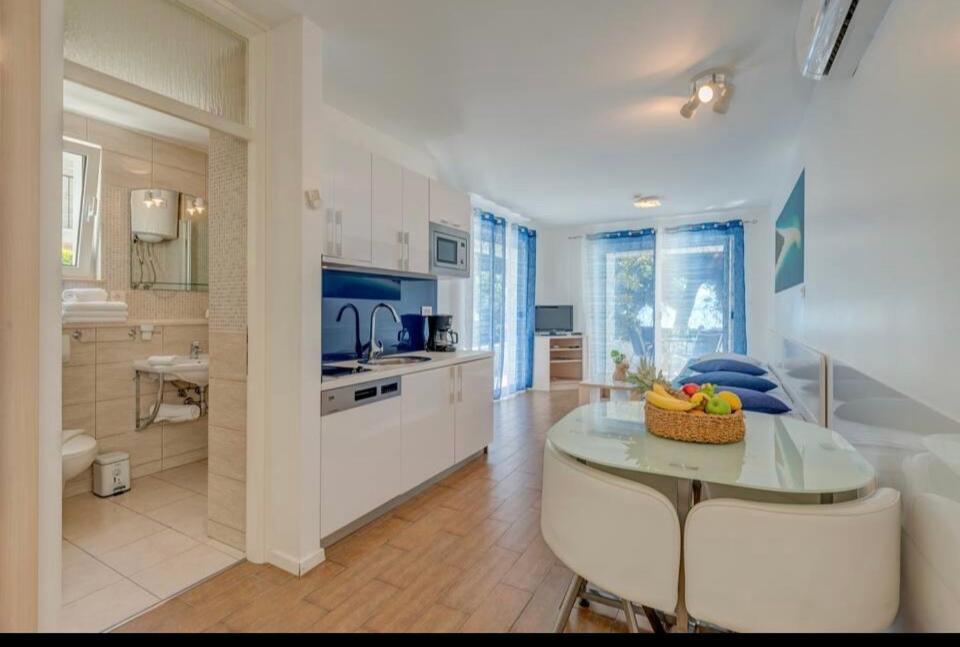 Apartment Promenade Zlatni Rat Бол Екстер'єр фото